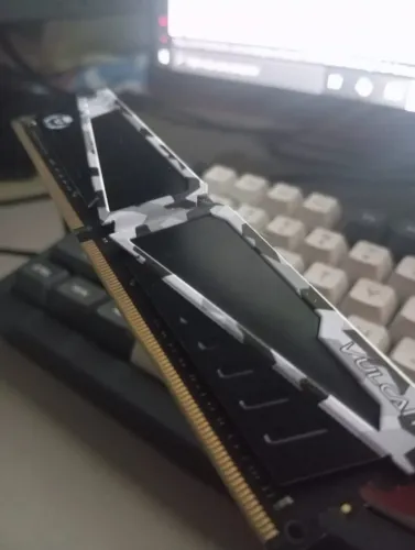 8GB RAM DDR4 3000mhz T-FORCE **NOVO** ---> VENDO OU TROCO 