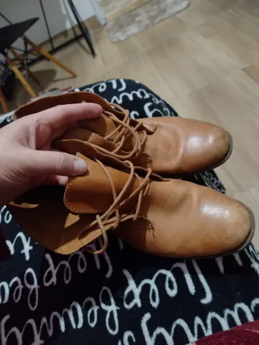 Botinha couro legítimo Tam 35