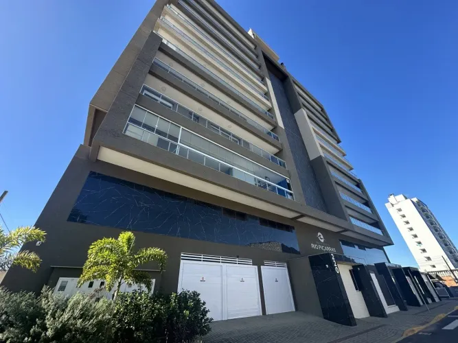 Apartamento novo semi mobiliado disponível para locação no bairro Centro, em Balneário Piç