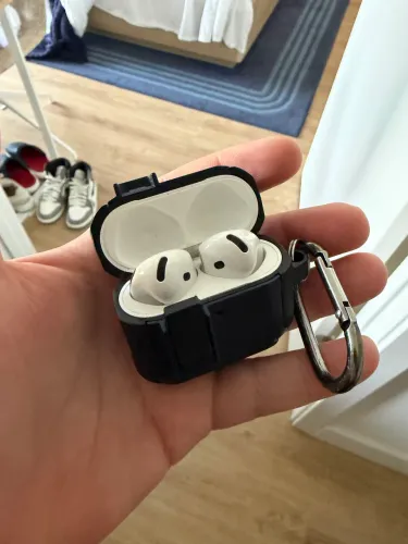 AirPods 4 com cancelamento de ruído