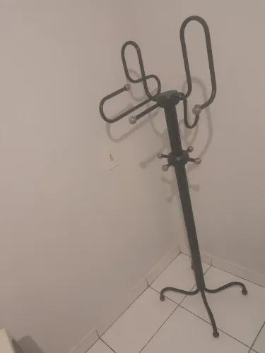 Arara para organizar bolsas roupas etc de Aço