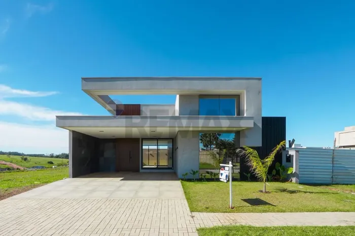 Casa com 03 suítes no Condomínio Unique com lazer completo