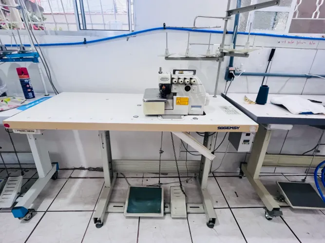 Vendo Máquina Interlock / Overloque 5 Fios Industrial - Modelo / SG7605D