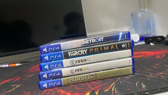 Vendo 5 jogos PS4 Novos!