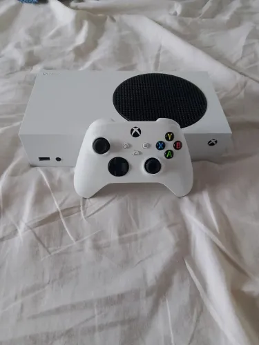 Xbox series s em Excelente Estado e Funcionando Perfeitamente