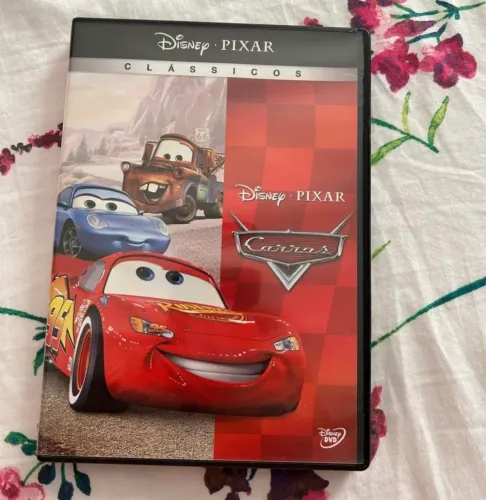 dvd carros, em ótimo estado. original.