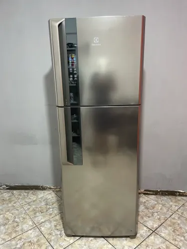 Geladeira Electrolux Frost Free 474 L com painel digital