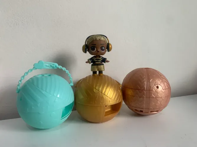 L.O.L. Surprise Original - Boneca DJ + 3 Bolas