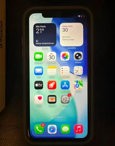 iPhone 11 semi novo