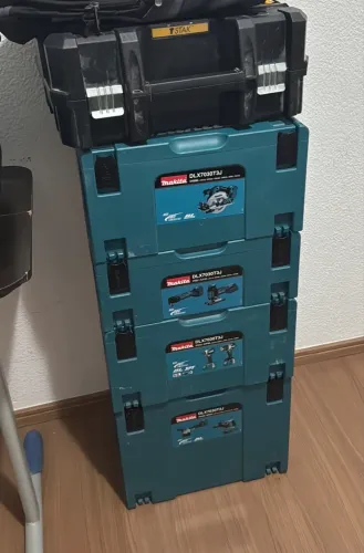 Kit Makita 18v + Nível Laser DeWalt 3D