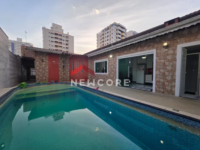Casa em Rua Venezuela - Guilhermina - Praia Grande/SP