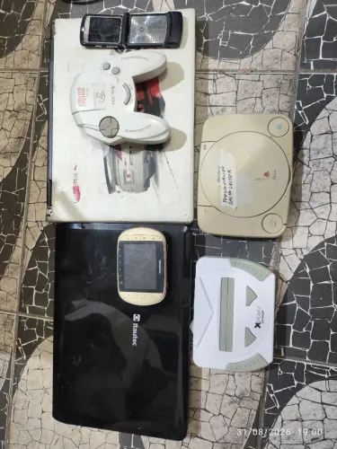 Lote de eletrônicos e videogames no estado