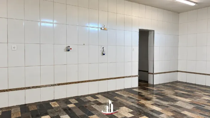 IMÓVEL COMERCIAL PARA LOCAÇÃO COM COZINHA E CÂMARA FRIA