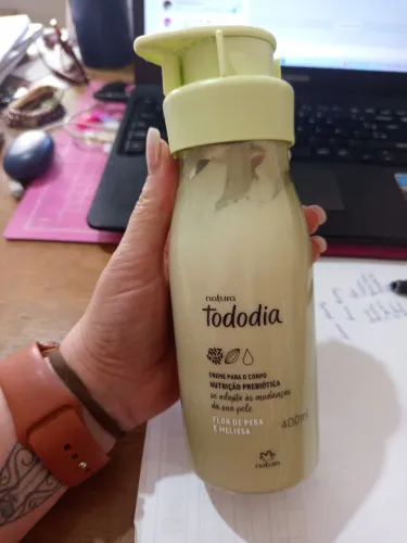 Hidratante Natura todo dia Flor de Pera e Melissa
