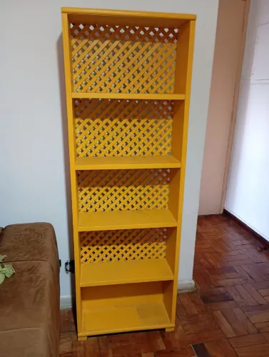 Estante em Madeira com Prateleiras 1,63cm