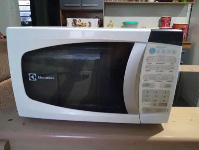 Microondas Eletrolux 20 litros
