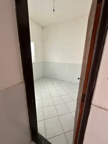 Aluga-se uma casa