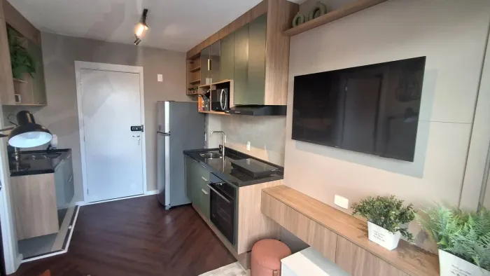 LOCAÇÃO * TOTALMENTE MOBILIADO E DECORADO * 1 SUÍTE * SEM VAGA DE GARAGEM