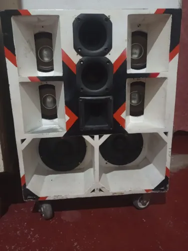 Vende se um som por 800reais