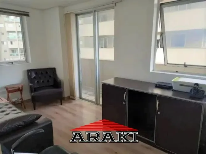 Conjunto comercial com 37m2 em frente à estação Paraíso do metrô.