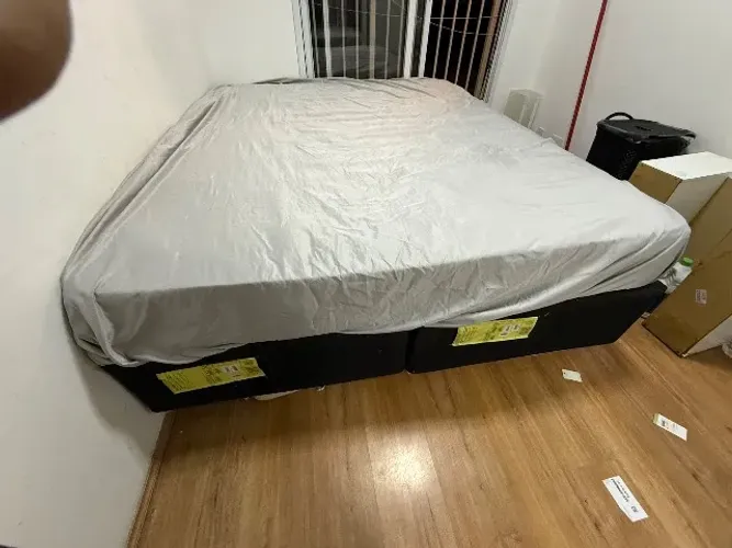Cama king size, colchão de mola