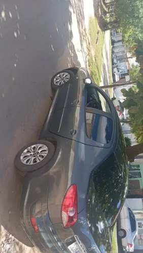 Peugeot 207 Sedan Passion XR 1.4 Flex 8V 4P 2012