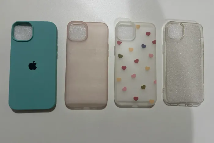 Lote 4 capinhas de celular IPhone 15 Plus