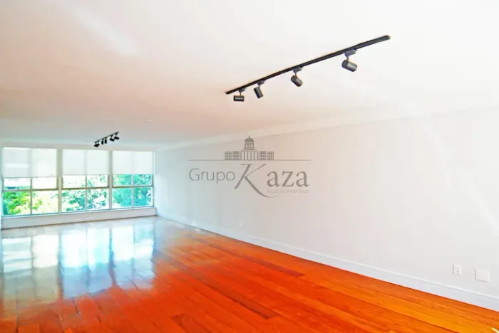 Apartamento - Jardim América - 4 Dormitório - 240m².