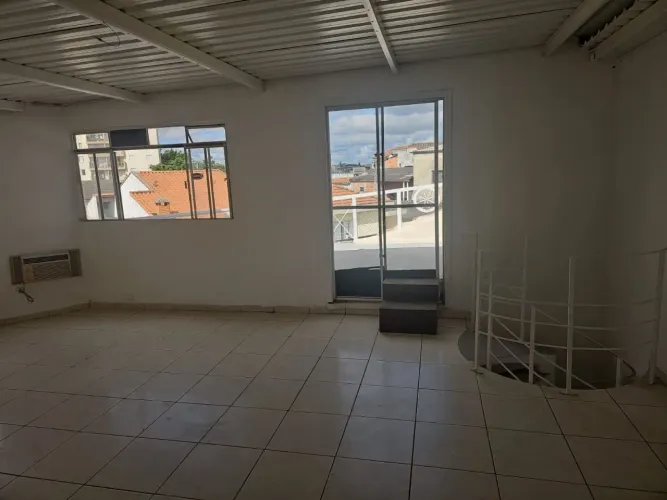 Sobreloja na Avenida Patente, 789 - Sobreloja  160 m²