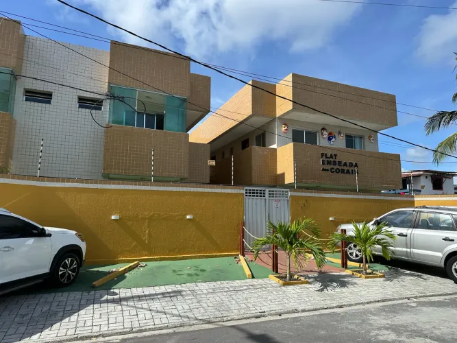 Alugo Flat enseada dos Corais R$: 1.400 mensal contrato 6 meses ou 1 ano