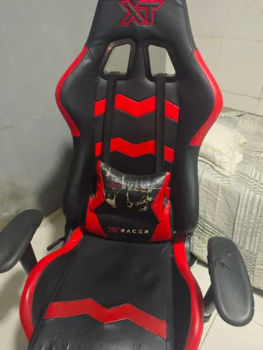 Cadeira Gamer XT RACER vermelha usada