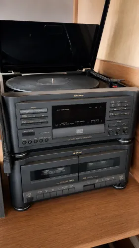 Som Toca Discos e Toca Fitas Sharp Raridade para Colecionador Vendendo Barato