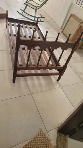Cama de solteiro em acapu