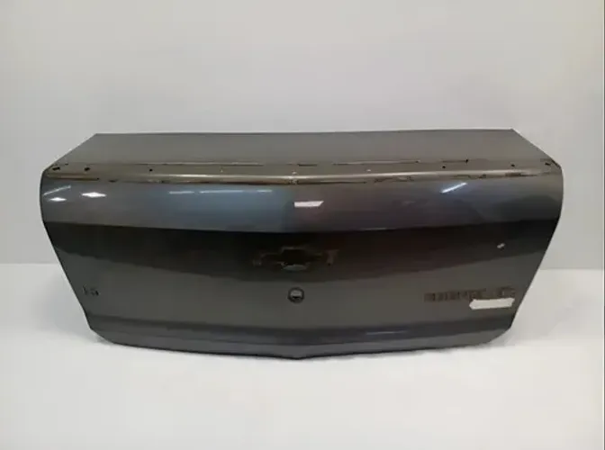 Tampa Portas Malas Cobalt 2011/2015 Usada Orig Gm2607 Cor:Cinza-escuro