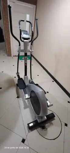 Elíptico Kikos 9200 Aeróbico Aparelho Treino Bivolt