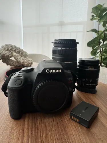 Camera Canon EOS Rebel T7