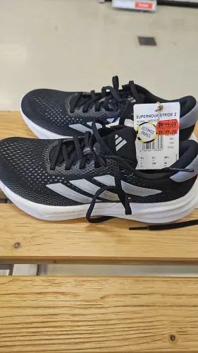 Tenis adidas original tamanho 37 para  usar na academia e no dia a dia !