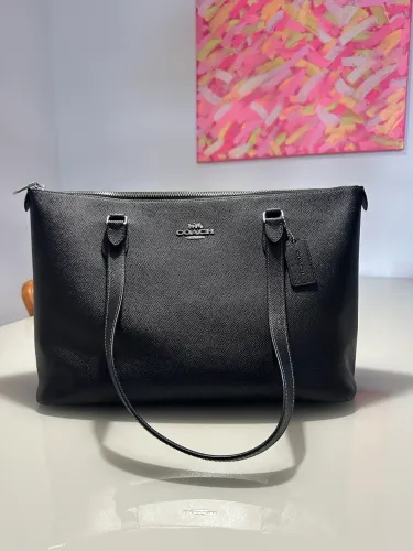 bolsa coach | couro preto | perfeita para trabalho