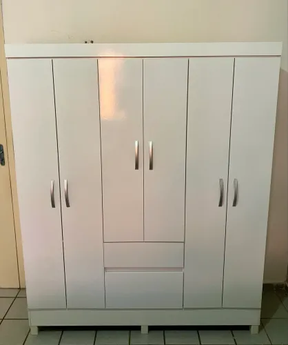 VENDO GUARDA-ROUPA POUCO USADO