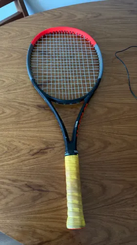 RAQUETE DE TÊNIS WILSON V10
