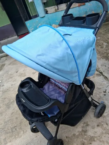 Carrinho bebê azul