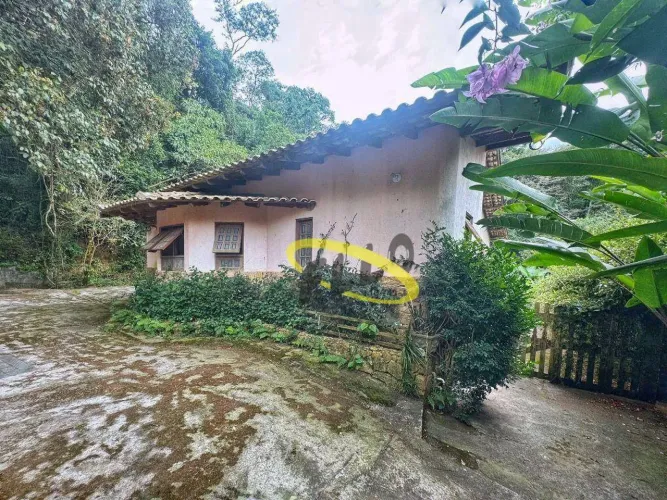 Chácara com 4 dormitórios à venda, 1266 m² por R$ 695.000,00 - Capuava - Embu das Artes/SP
