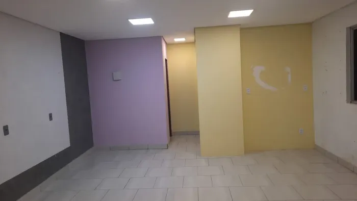 Alugo Sala comercial em Ratones 