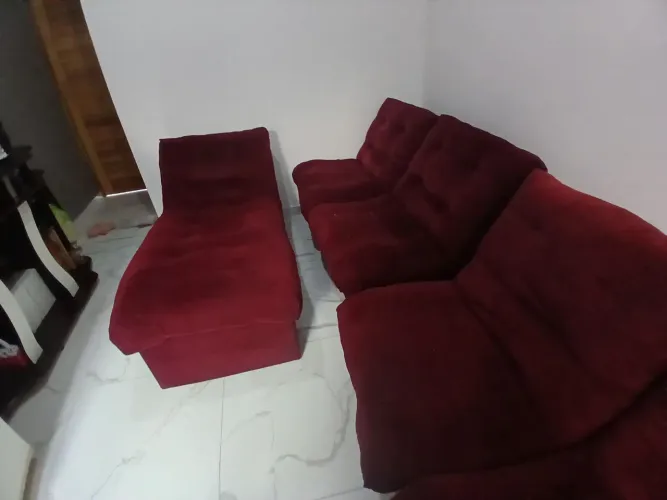 Sofá semi novo. 