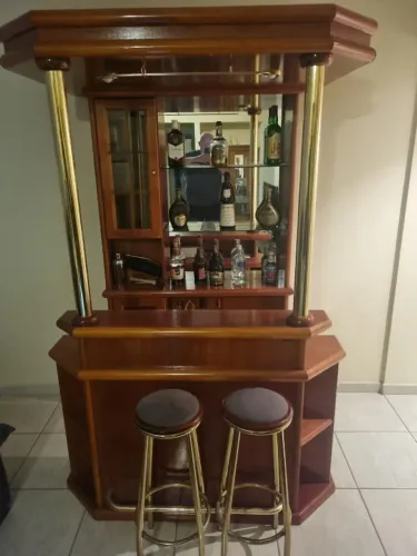 Bar sala de estar marca Tremarin, movel fino, lindo e de qualidade