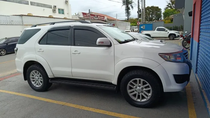 Toyota Hilux SW4 SRV D4-d 4X4 3.0 TDI Dies. AUT 2013
