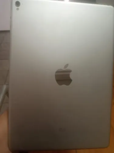 iPad Pro 9 Cinza com capa