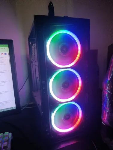 PC GAMER COM MONITOR TECLADO