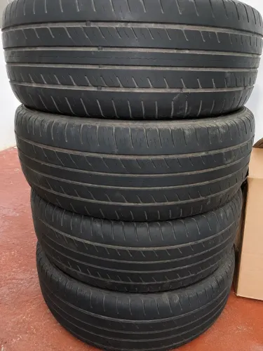 Pneus 225 55 18 
