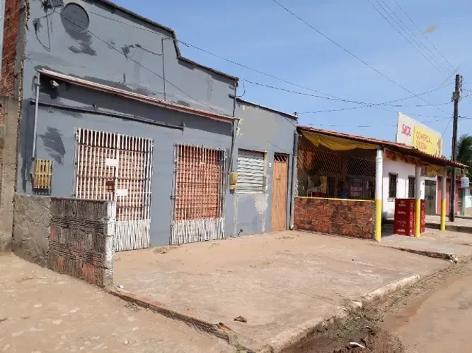 Casa na vila Nazaré próximo esquina loja Potiguar